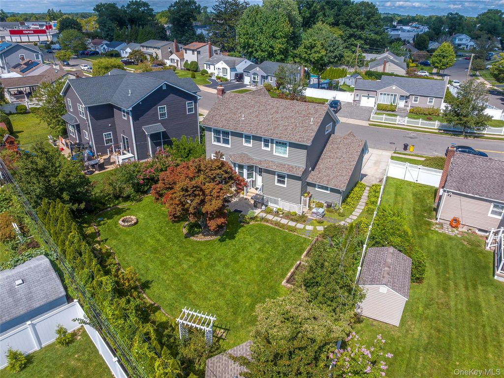 25 Bentley Road, Plainview, NY 11803 — photo 2