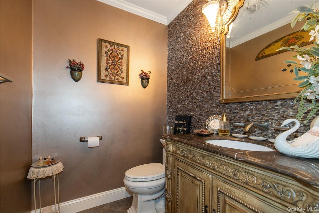 25 Bentley Road, Plainview, NY 11803 — photo 5