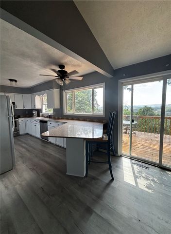 69 Leatherwood Drive, Holiday Island, AR 72631