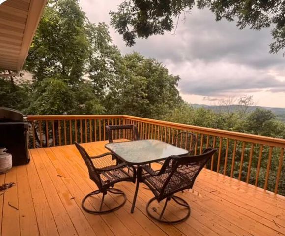 69 Leatherwood Drive, Holiday Island, AR 72631