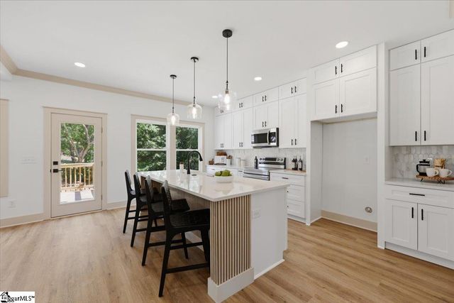 26 Queen Street, Fountain Inn, SC 29644