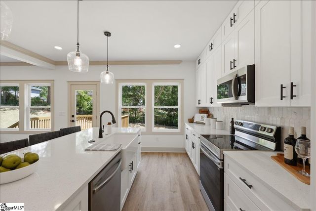 26 Queen Street, Fountain Inn, SC 29644