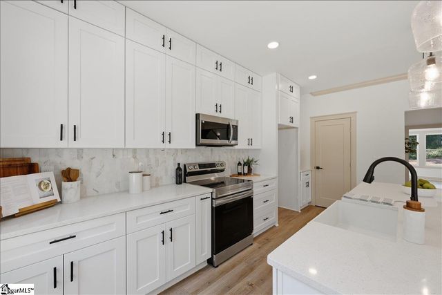 26 Queen Street, Fountain Inn, SC 29644