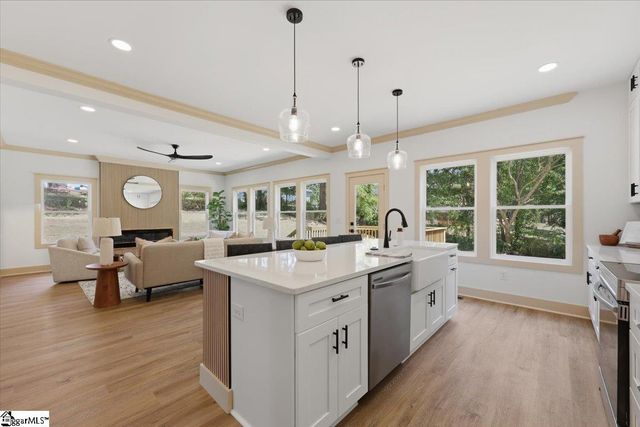 26 Queen Street, Fountain Inn, SC 29644