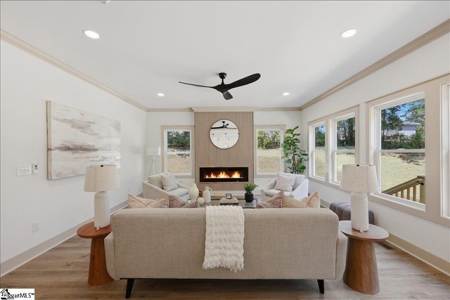 26 Queen Street, Fountain Inn, SC 29644