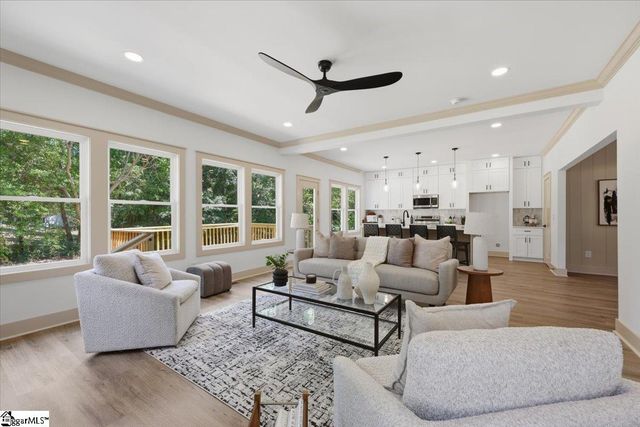 26 Queen Street, Fountain Inn, SC 29644