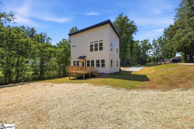 26 Queen Street, Fountain Inn, SC 29644