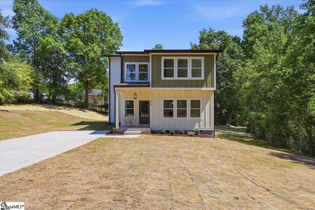 26 Queen Street, Fountain Inn, SC 29644