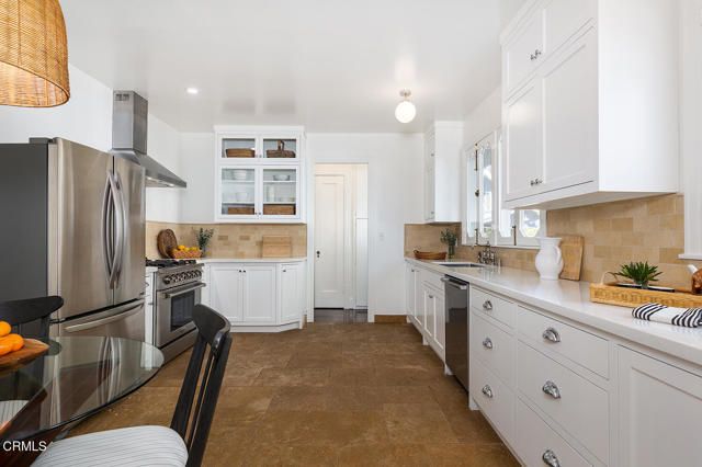 1275 New York Drive, Altadena, CA 91001