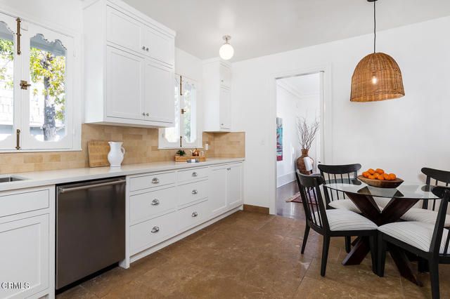 1275 New York Drive, Altadena, CA 91001