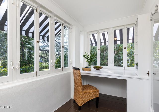 1275 New York Drive, Altadena, CA 91001