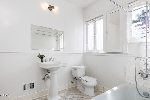 1275 New York Drive, Altadena, CA 91001