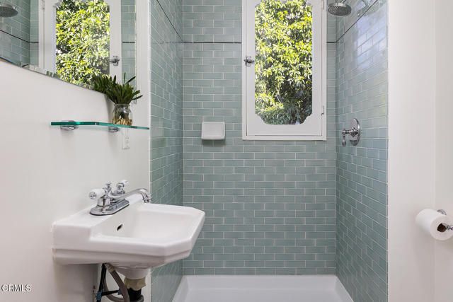 1275 New York Drive, Altadena, CA 91001