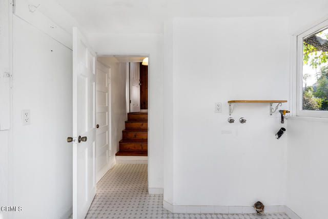 1275 New York Drive, Altadena, CA 91001