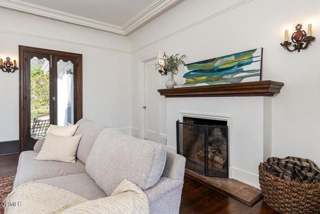 1275 New York Drive, Altadena, CA 91001