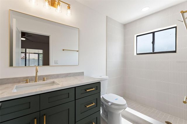 5104 GARDEN VALE AVENUE, Tampa, FL 33624