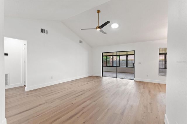 5104 GARDEN VALE AVENUE, Tampa, FL 33624