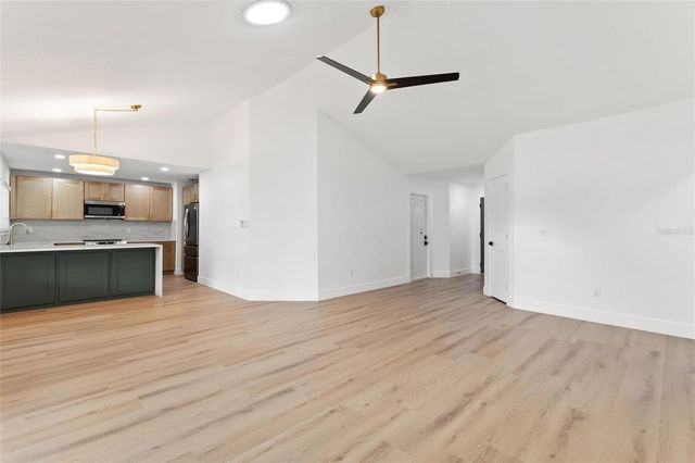 5104 GARDEN VALE AVENUE, Tampa, FL 33624