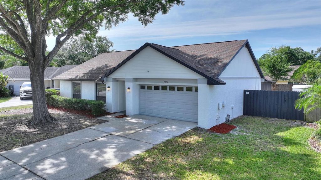 5104 GARDEN VALE AVENUE, Tampa, FL 33624