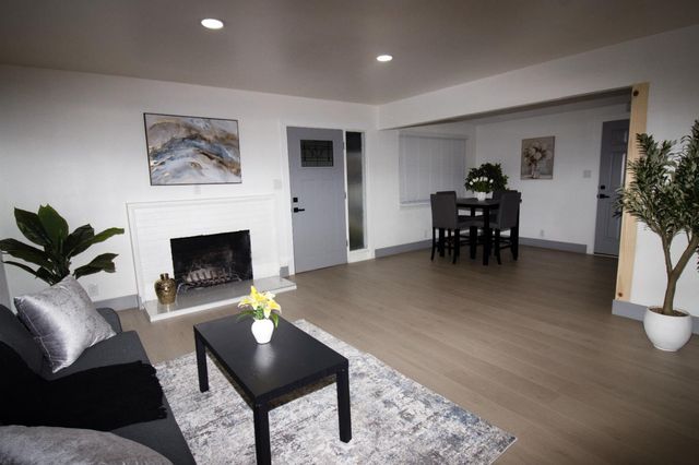 3615 whitney Ave, Sacramento, CA 95821