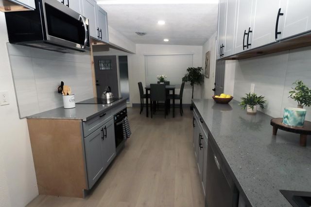 3615 whitney Ave, Sacramento, CA 95821