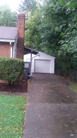 73 S Hartford Avenue, Youngstown, OH 44509