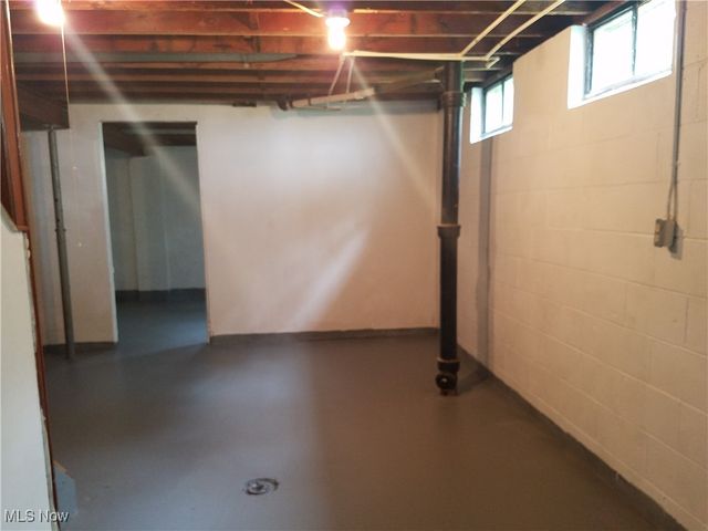 73 S Hartford Avenue, Youngstown, OH 44509