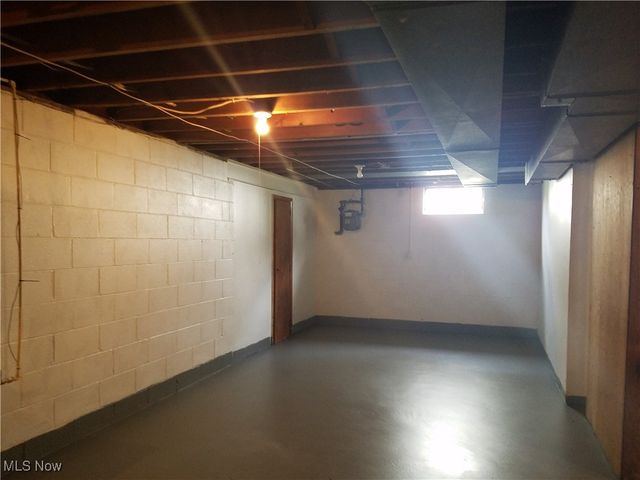 73 S Hartford Avenue, Youngstown, OH 44509