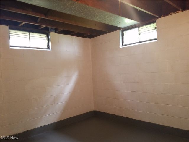 73 S Hartford Avenue, Youngstown, OH 44509