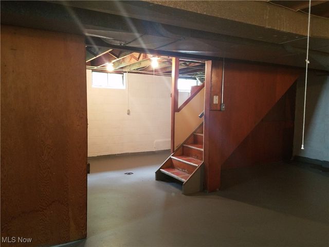 73 S Hartford Avenue, Youngstown, OH 44509