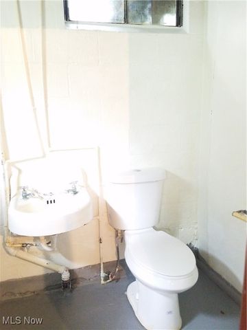 73 S Hartford Avenue, Youngstown, OH 44509