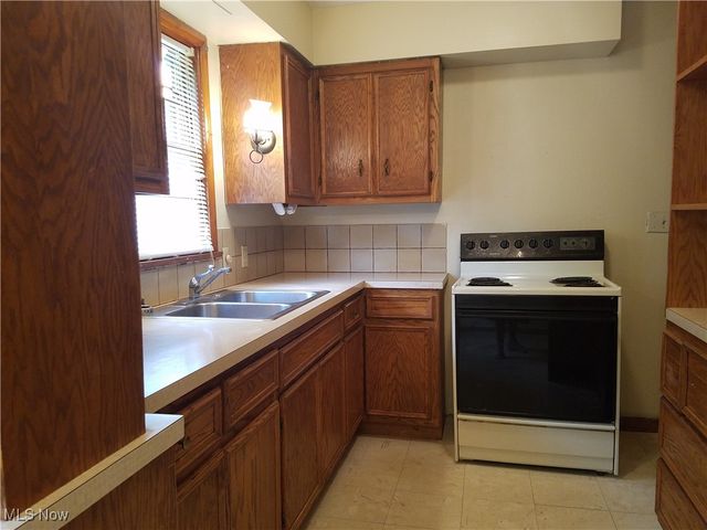 73 S Hartford Avenue, Youngstown, OH 44509