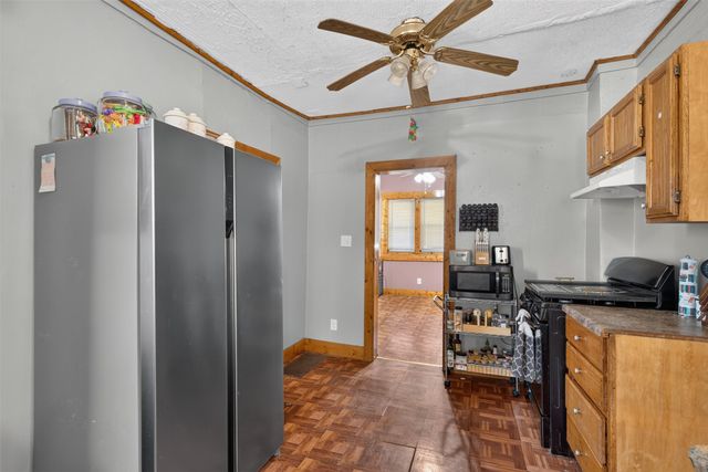 1017 E 13th Street, Des Moines, IA 50316