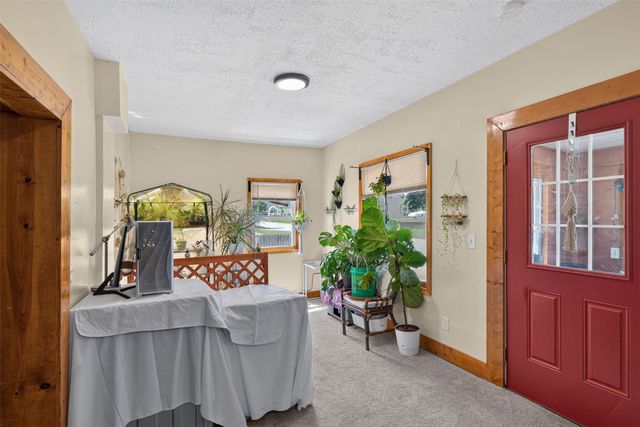 1017 E 13th Street, Des Moines, IA 50316