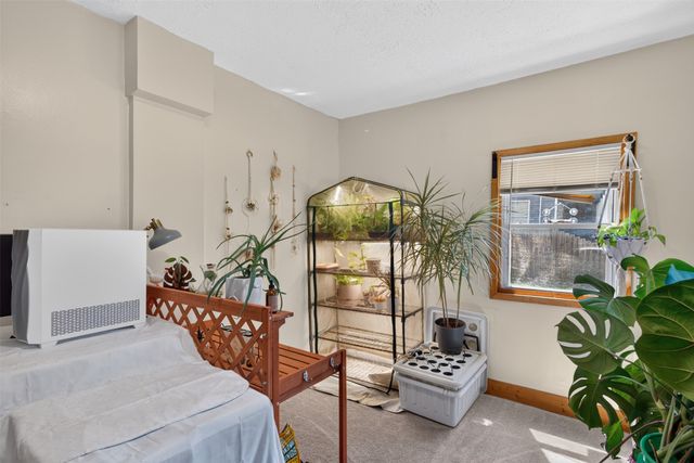 1017 E 13th Street, Des Moines, IA 50316