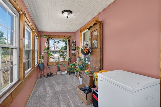 1017 E 13th Street, Des Moines, IA 50316