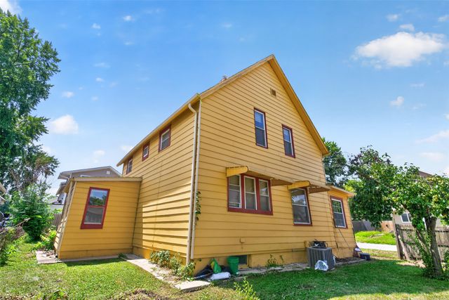 1017 E 13th Street, Des Moines, IA 50316