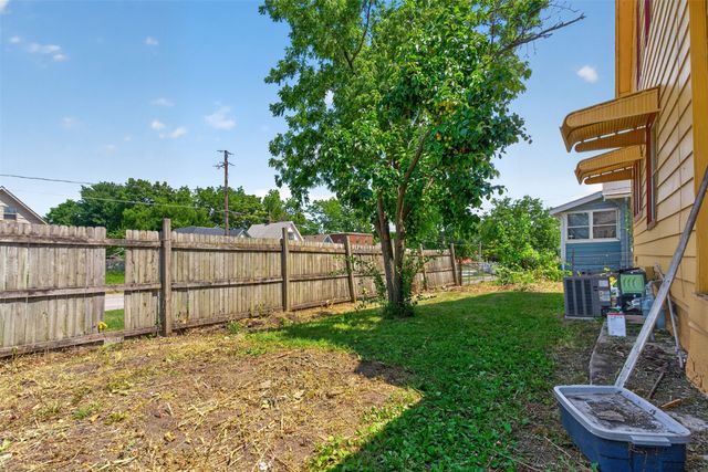 1017 E 13th Street, Des Moines, IA 50316