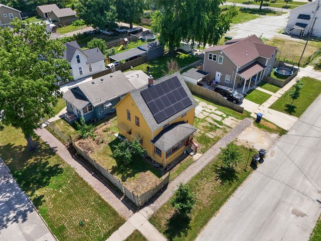 1017 E 13th Street, Des Moines, IA 50316