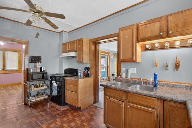 1017 E 13th Street, Des Moines, IA 50316