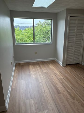 35 Prospect St 304, Woburn, MA 01801