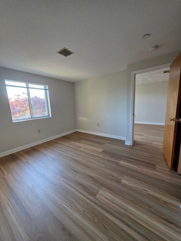 35 Prospect St 304, Woburn, MA 01801