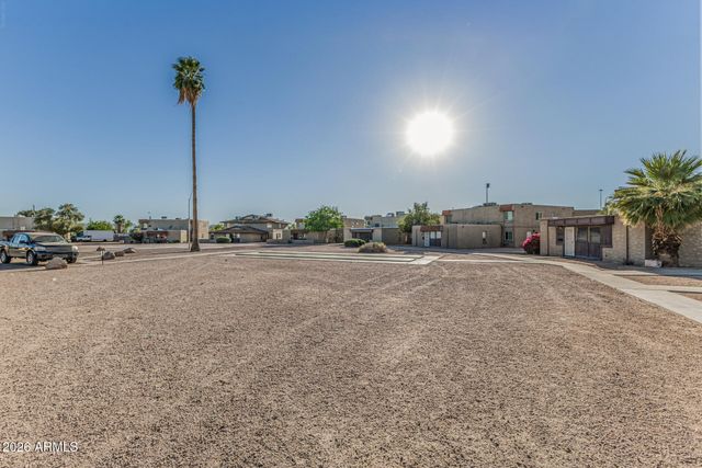 4733 E BELLEVIEW Street, Phoenix, AZ 85008