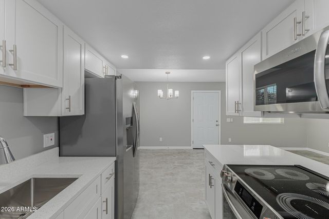 4733 E BELLEVIEW Street, Phoenix, AZ 85008