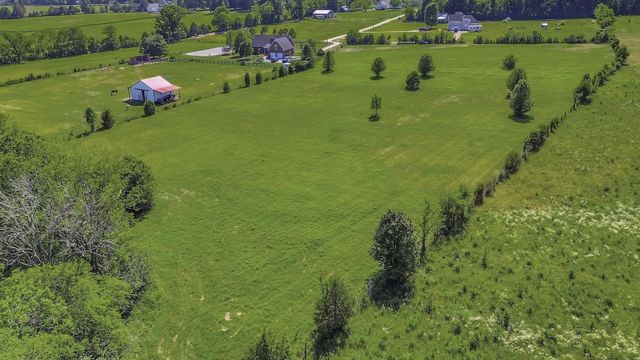 7108 Comstock Rd, Spring Hill, TN 37174