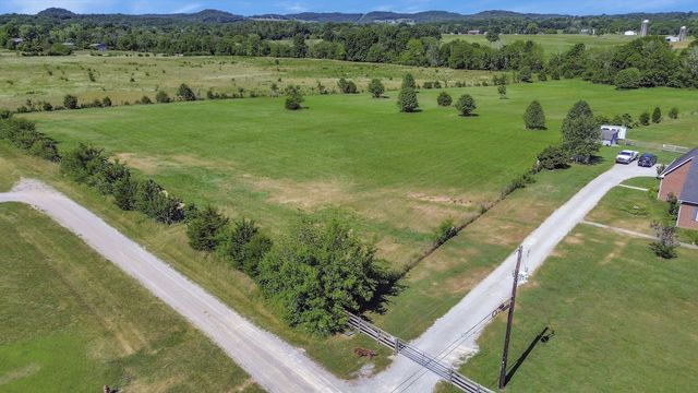 7108 Comstock Rd, Spring Hill, TN 37174