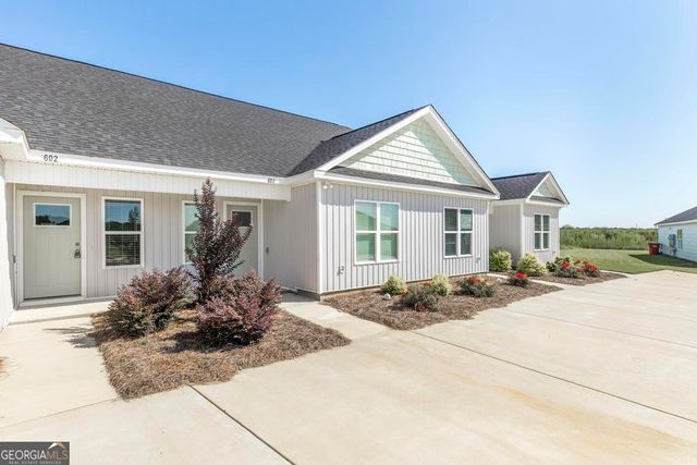 32 APTS 601-605 Ashford Way, Hawkinsville, GA 31036