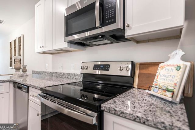 32 APTS 601-605 Ashford Way, Hawkinsville, GA 31036