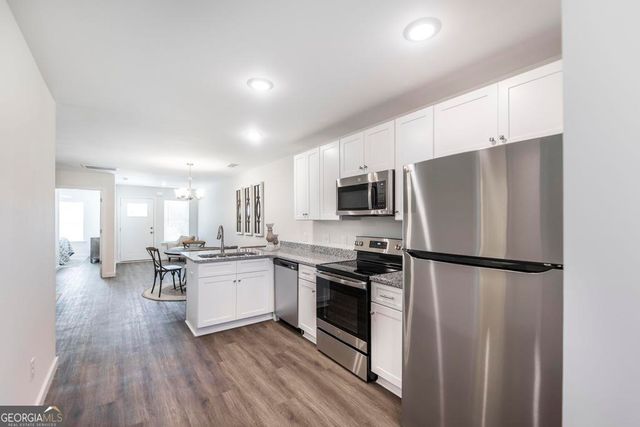 32 APTS 601-605 Ashford Way, Hawkinsville, GA 31036