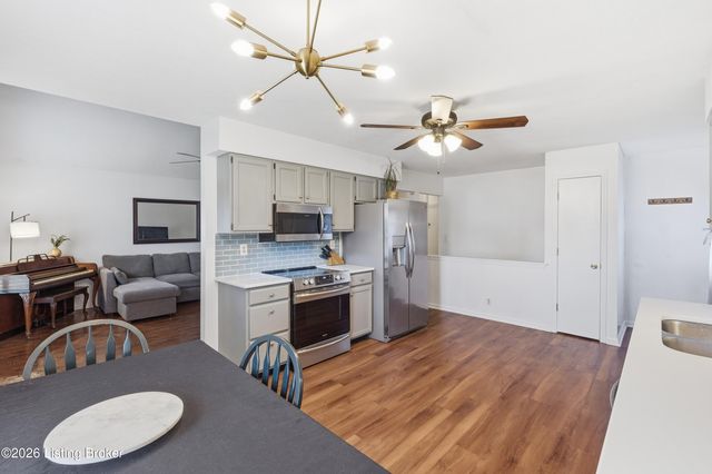 9805 Katie Ct, Louisville, KY 40291